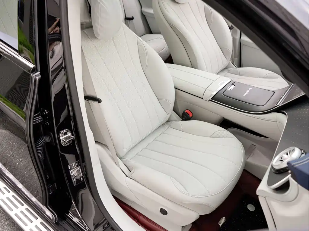 Mercedes-Benz EQE SUV — миниатюра 17