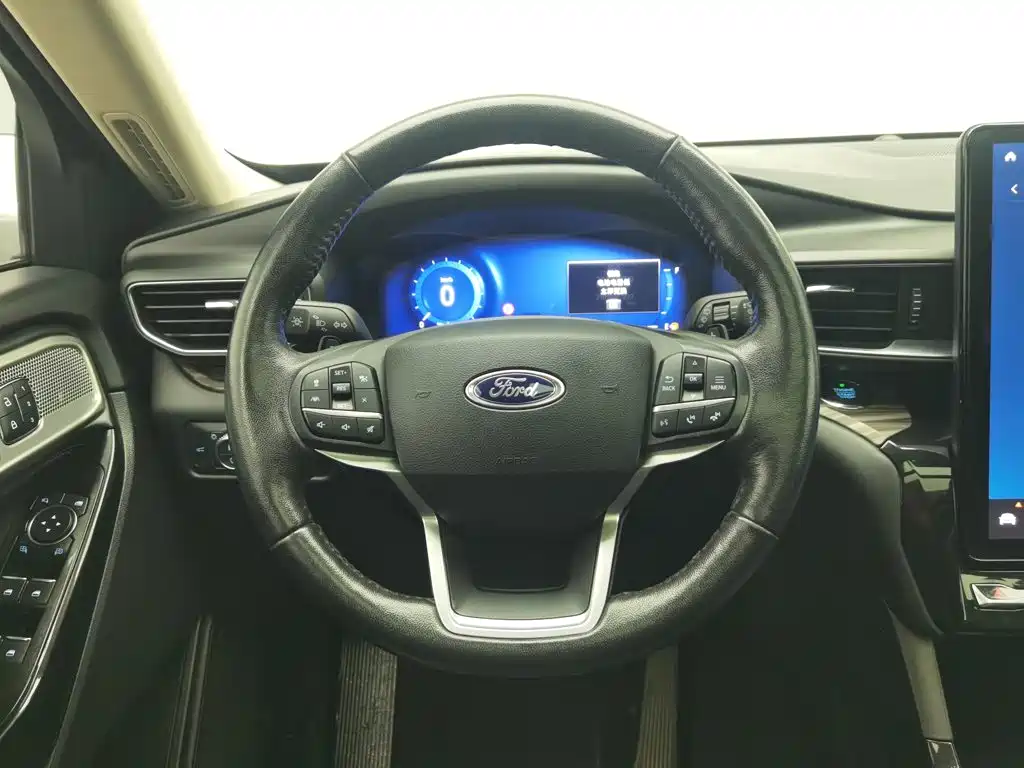 Ford Explorer — миниатюра 11