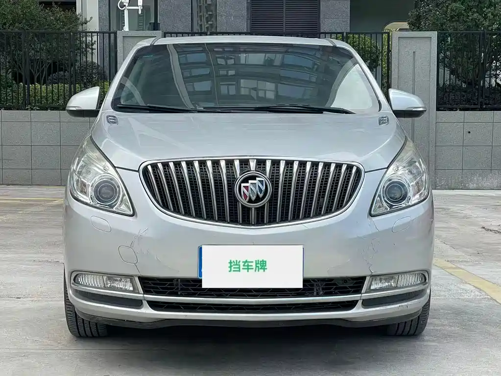 Buick GL8 — миниатюра 2