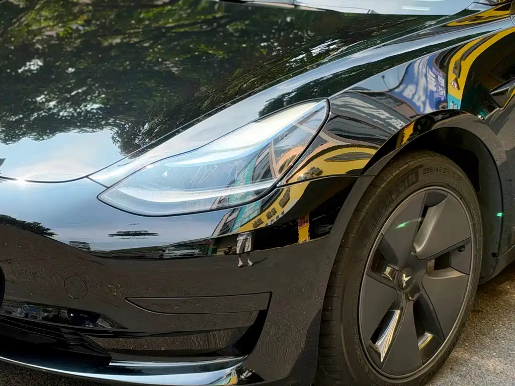 Tesla Model 3 — миниатюра 2