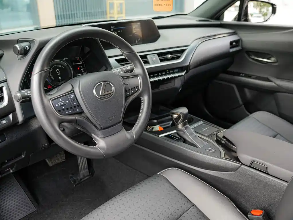 Lexus UX — миниатюра 9
