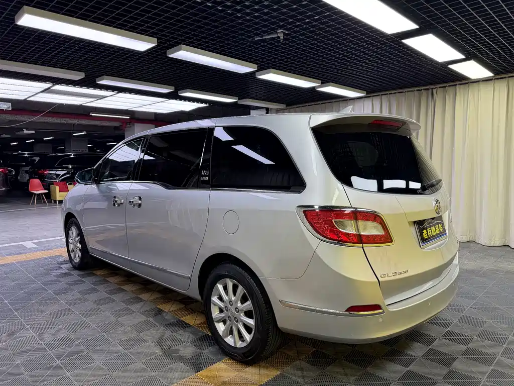 Buick GL8 — миниатюра 13