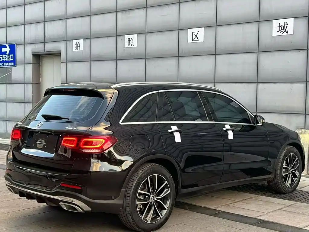 MERCEDES-BENZ GLC