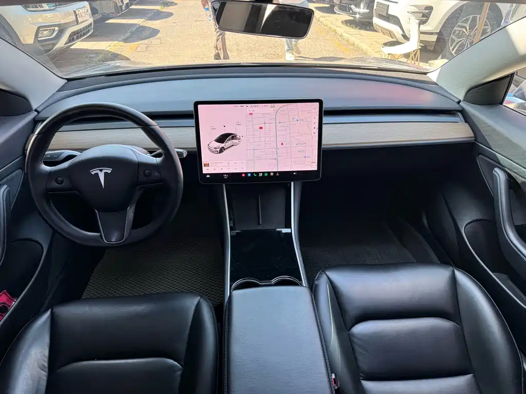 Tesla Model 3 — миниатюра 8