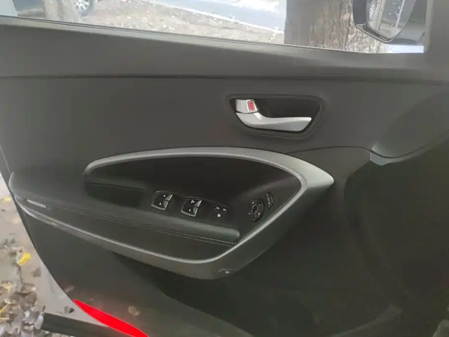 Hyundai Santa Fe — миниатюра 7