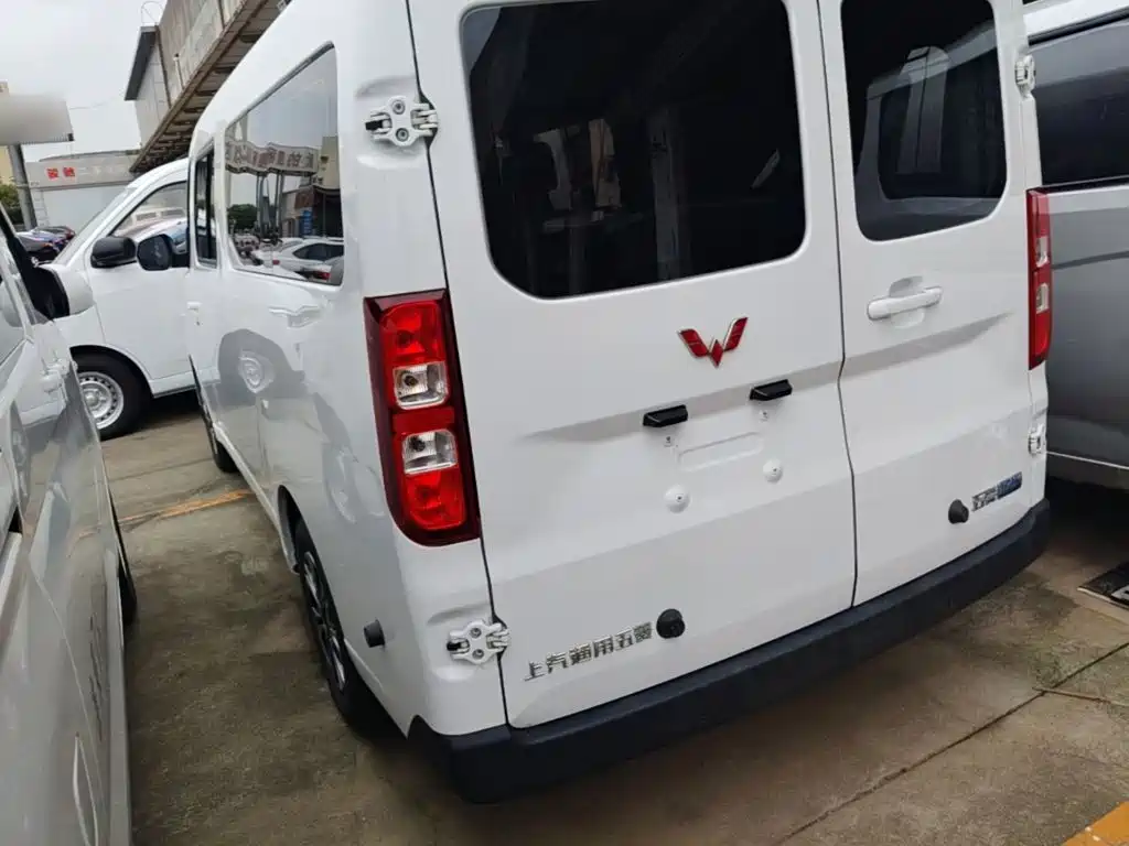 Wuling Yangguang — миниатюра 5