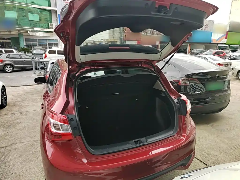 Nissan Tiida — миниатюра 19