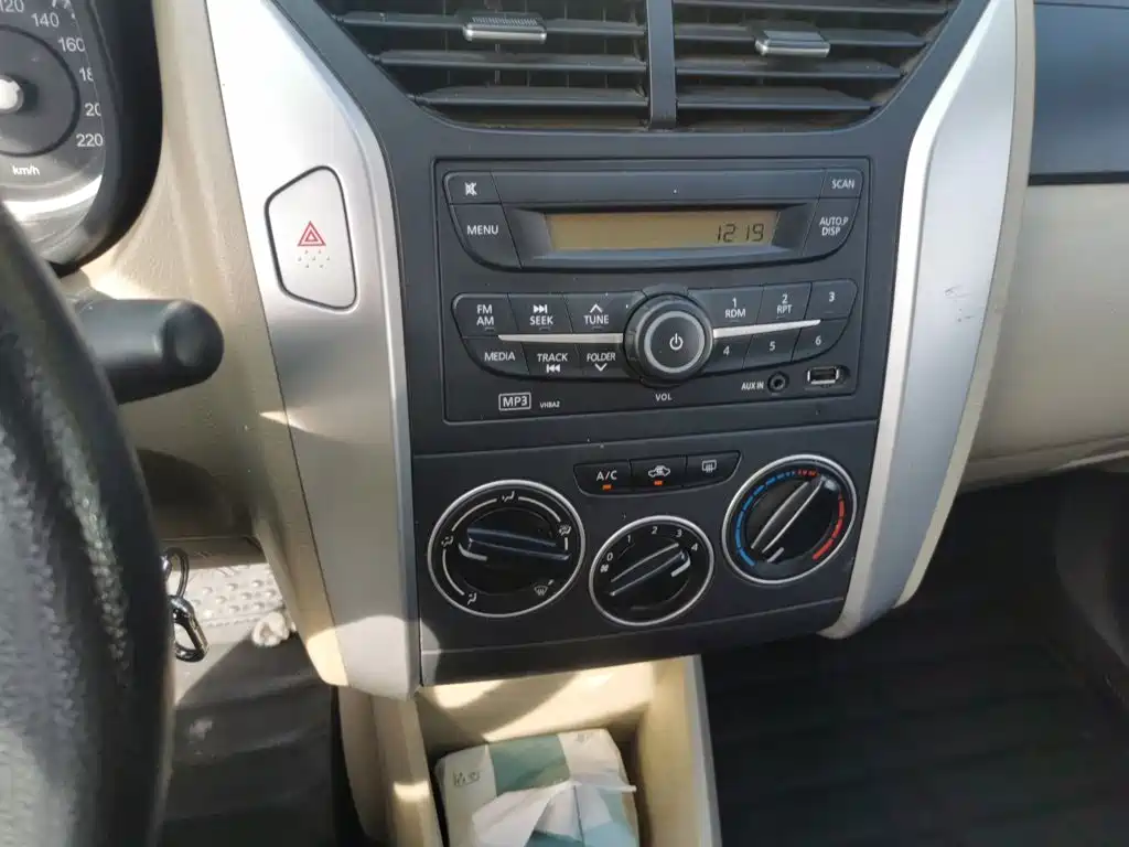 Venucia R50 — миниатюра 10