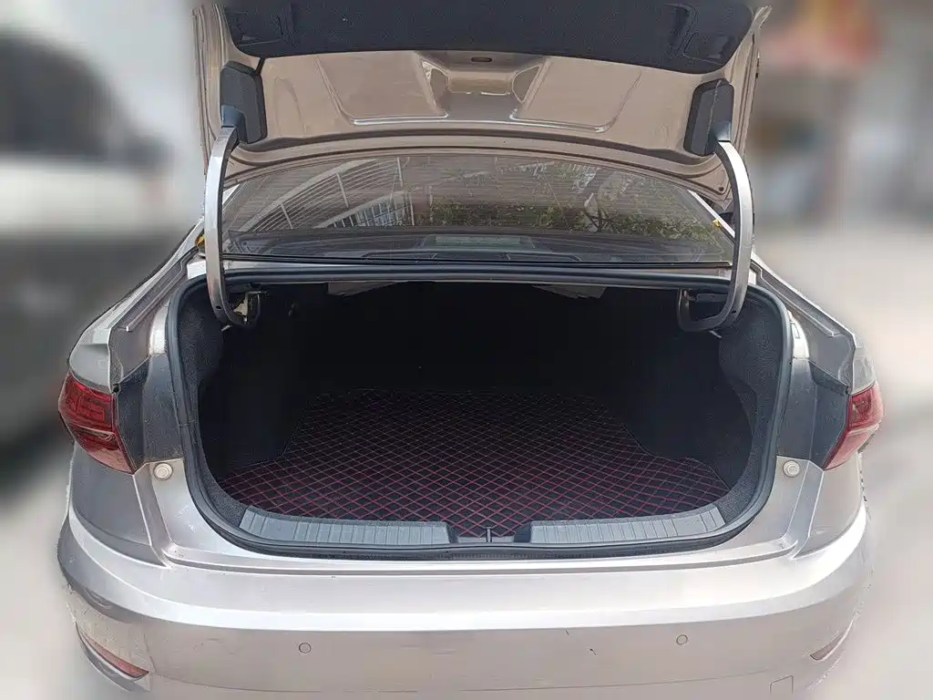 Volkswagen Sagitar — миниатюра 15