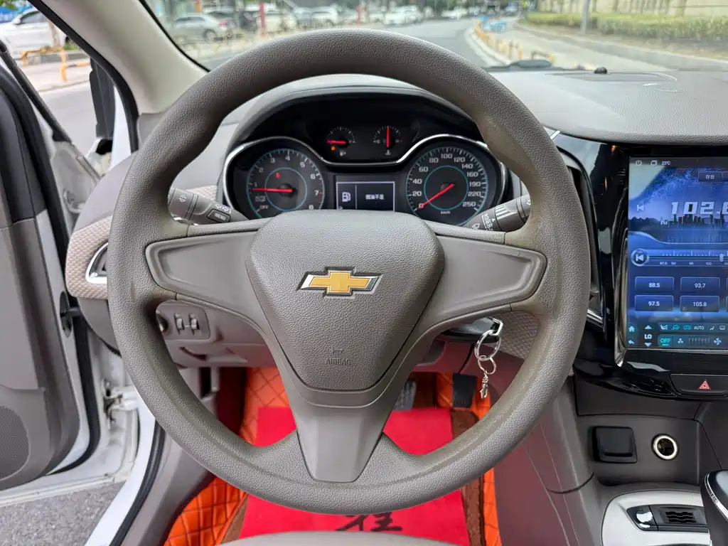 Chevrolet Cruze — миниатюра 12