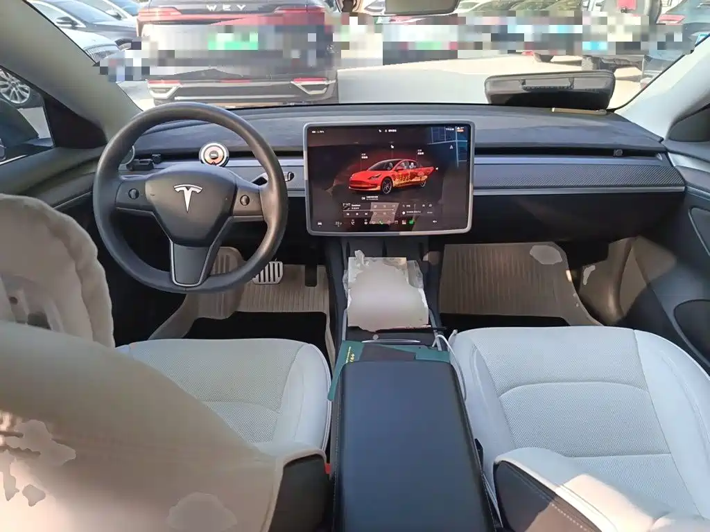 Tesla Model 3 — миниатюра 10