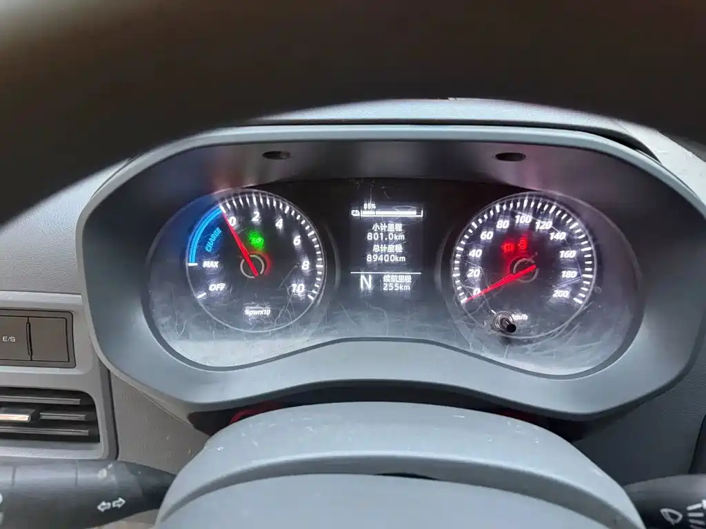 Wuling Yangguang — миниатюра 11