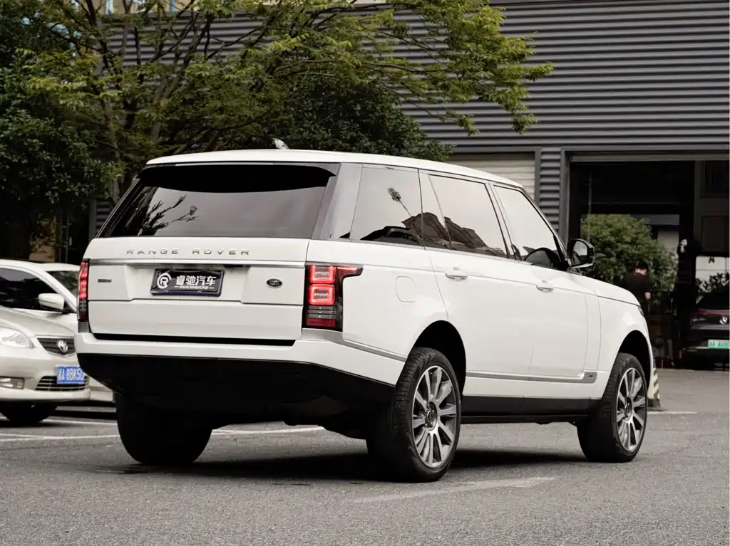 Land Rover Range Rover — миниатюра 5