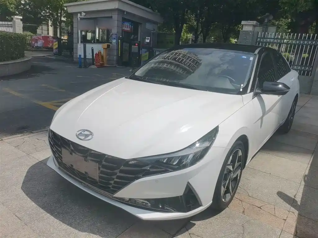 Hyundai Elantra 2022