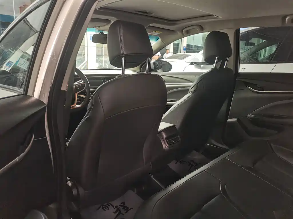 Buick Excelle — миниатюра 6
