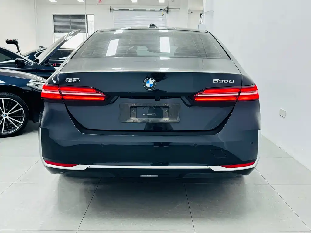 BMW 5 Series 5 2025 530Li Lead Luxury