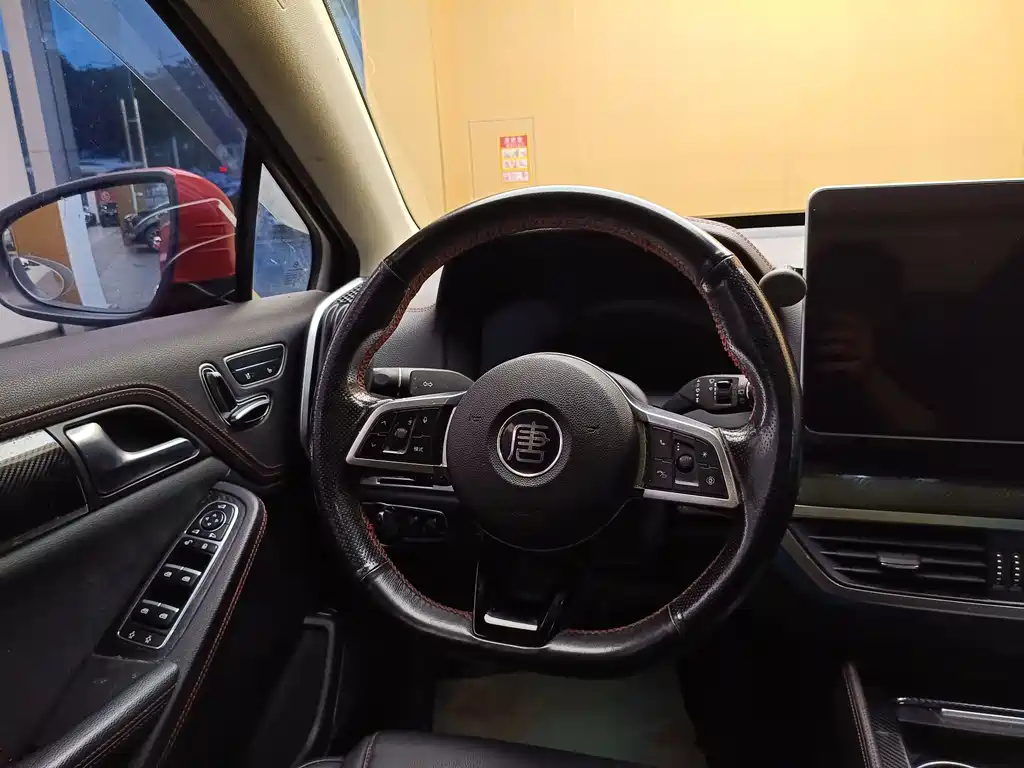 BYD Tang New Energy — миниатюра 10