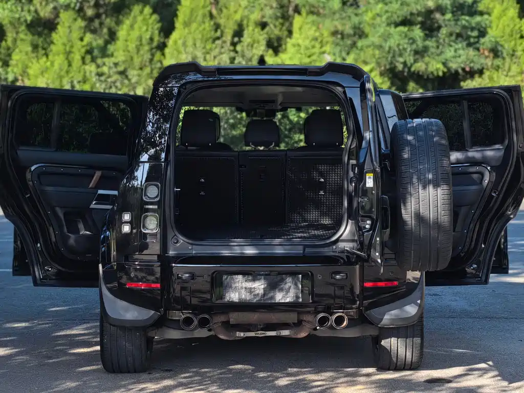 Land Rover Defender — миниатюра 7