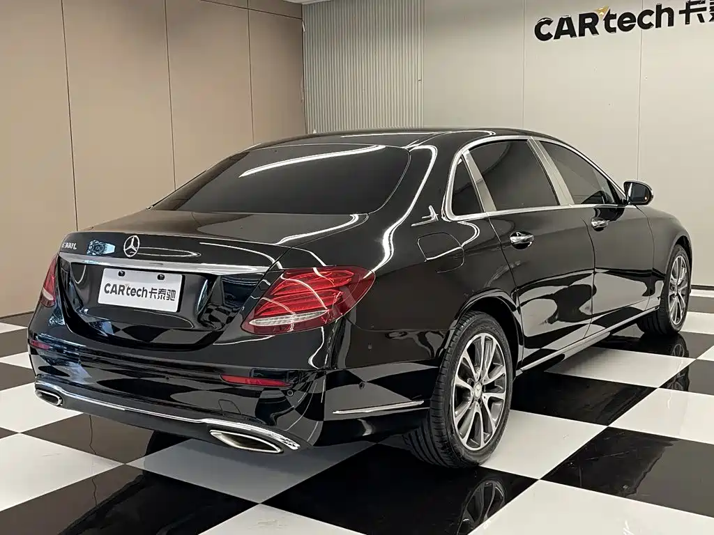 Mercedes-Benz E-Class — миниатюра 5