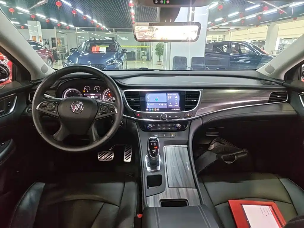 Buick LaCrosse — миниатюра 10