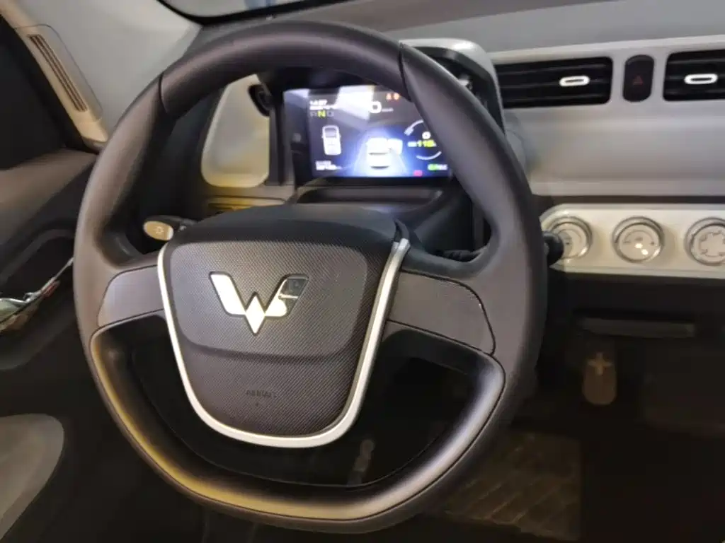 Wuling MINIEV — миниатюра 11
