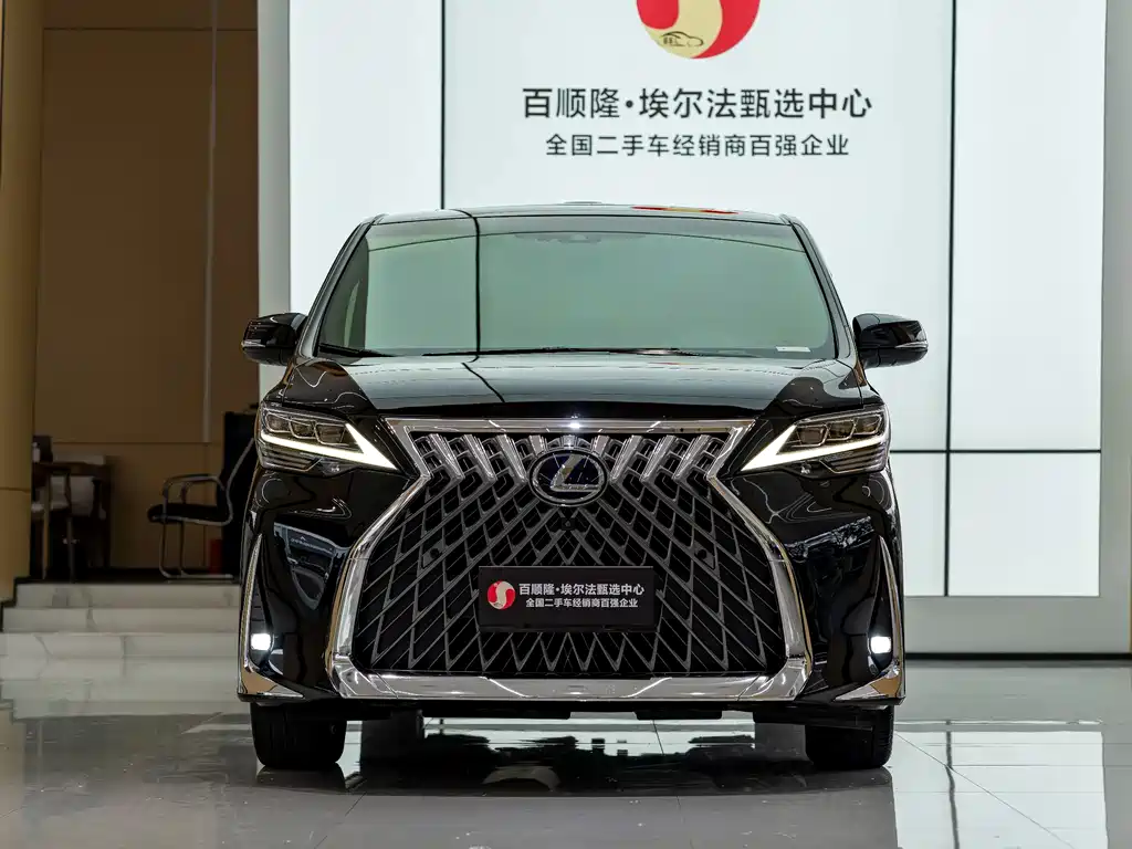 Lexus LM — миниатюра 2