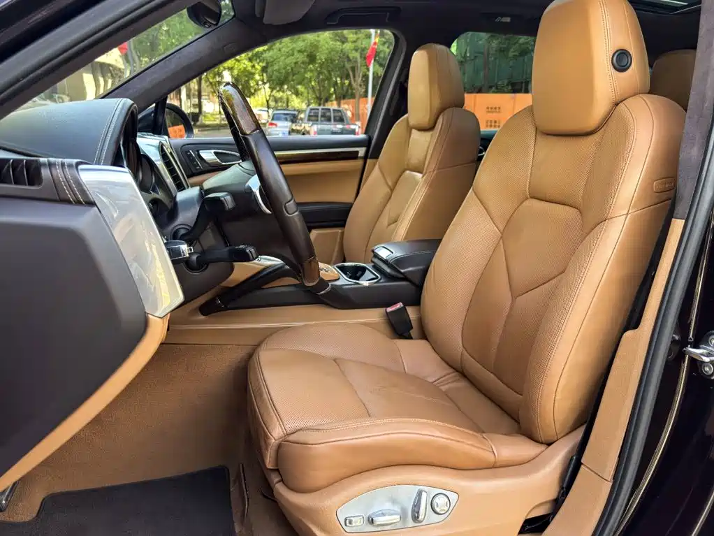 Porsche Cayenne — миниатюра 11