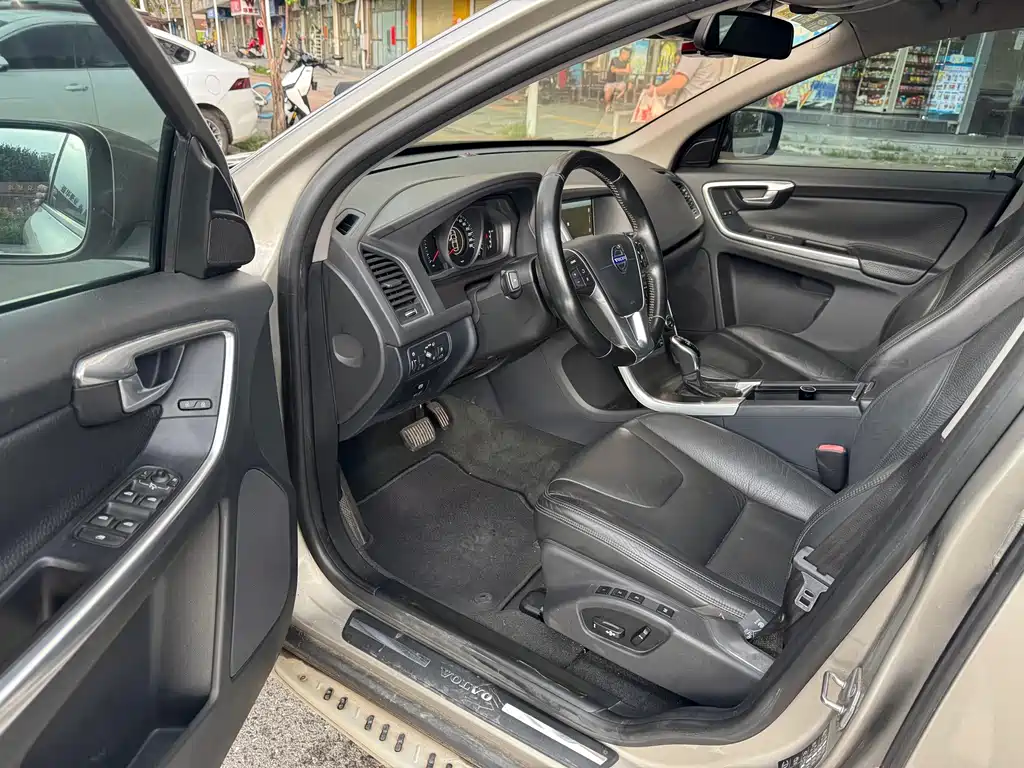 Volvo XC60 (Import) — миниатюра 5