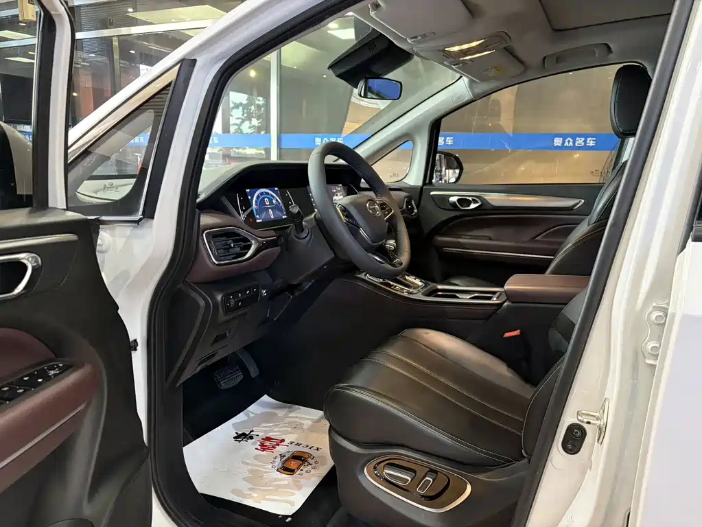 GAC Motor Trumpchi M6 — миниатюра 4