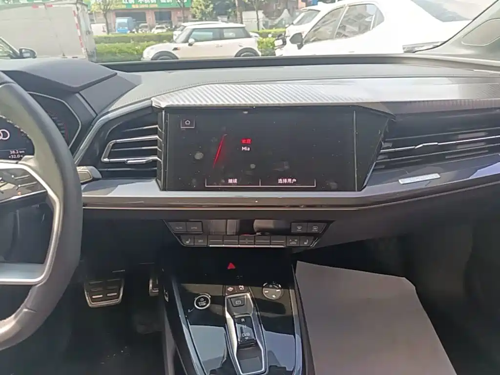 Audi Q4 e-tron — миниатюра 13