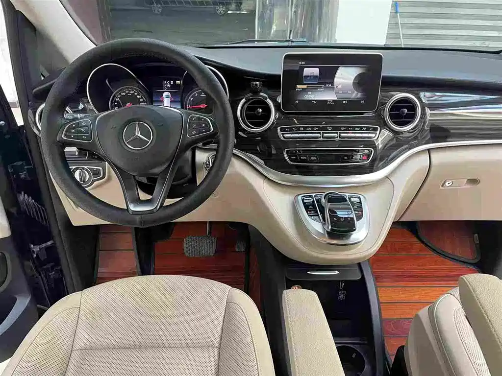 MERCEDES-BENZ V CLASS