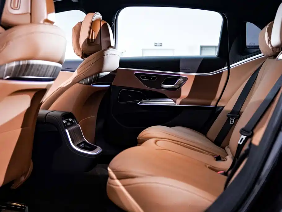 Mercedes-Benz E-Class — миниатюра 20