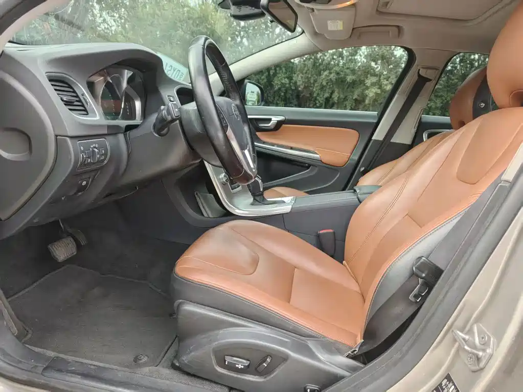 Volvo S60 — миниатюра 5