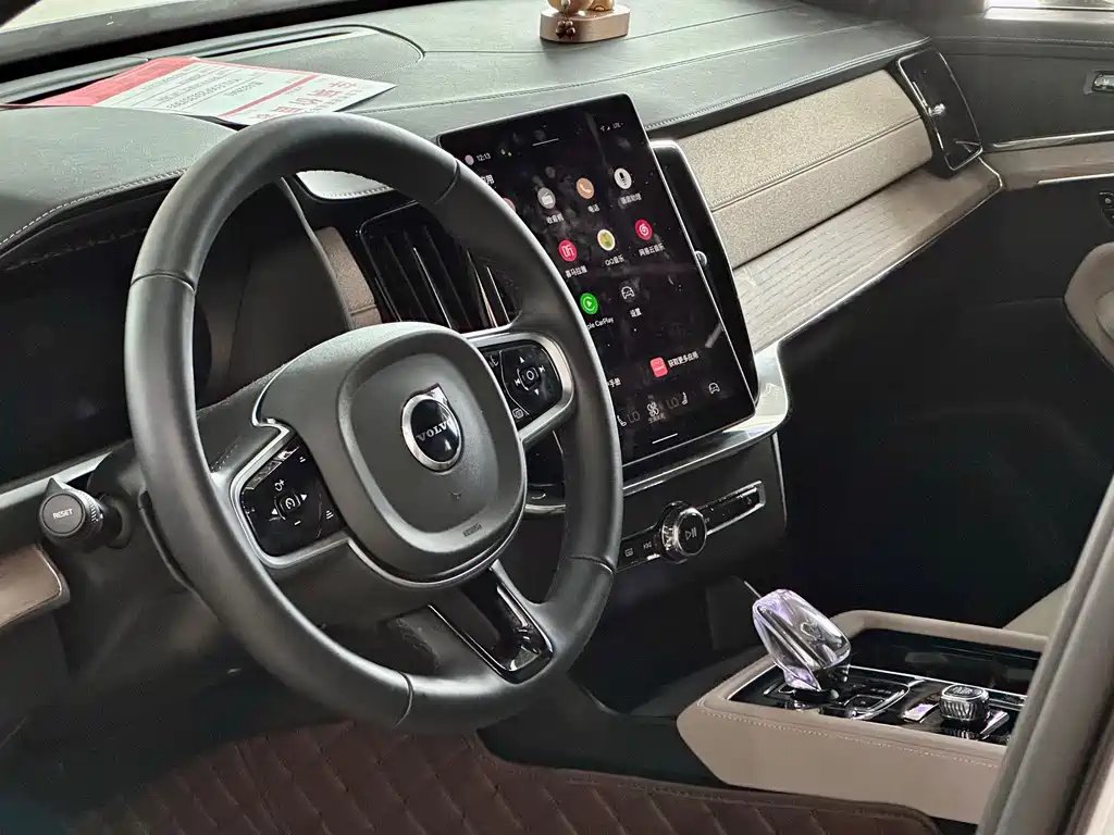 Volvo XC90 — миниатюра 8