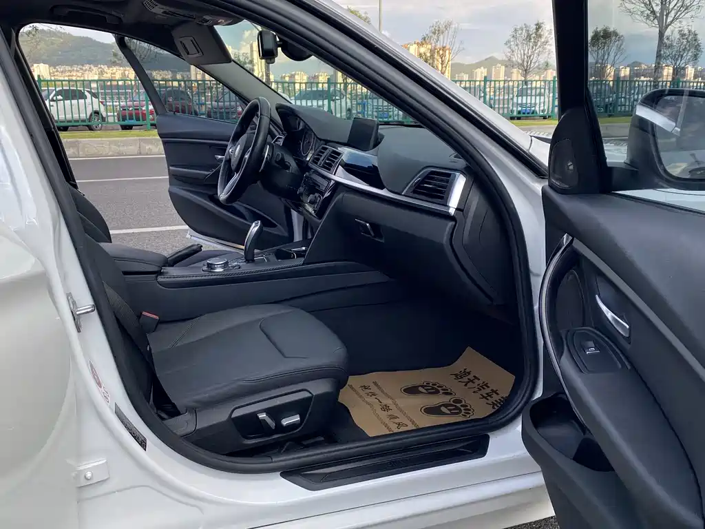 BMW 3 Series — миниатюра 10