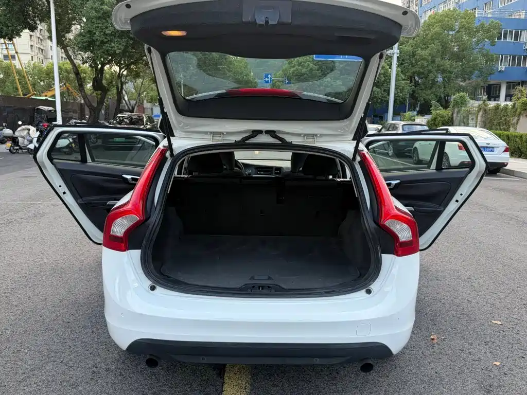 Volvo V60 — миниатюра 21