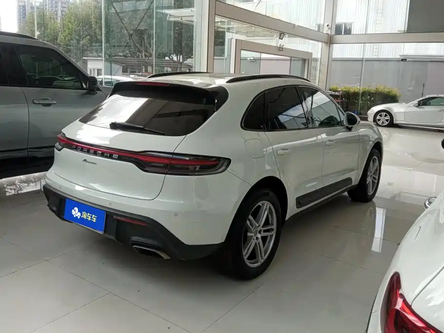 Porsche Macan — миниатюра 3