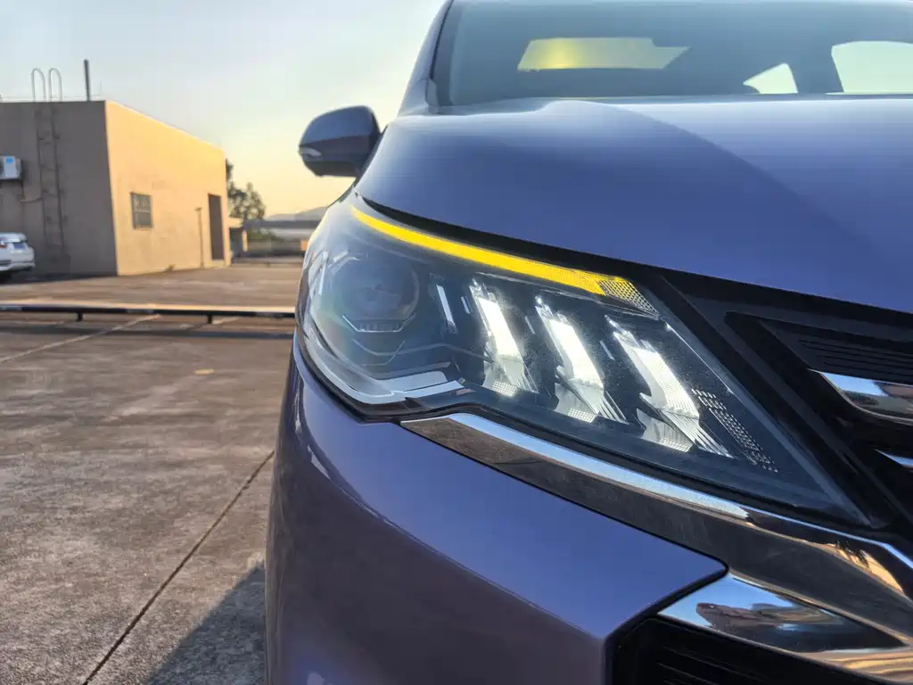 SAIC MAXUS CHASE G50