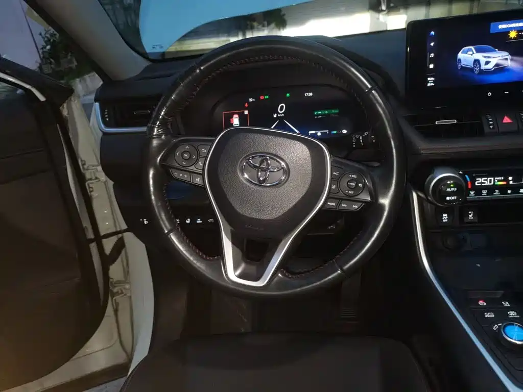 Toyota Wildlander New Energy — миниатюра 6