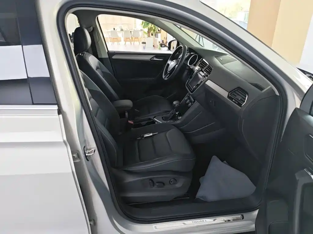 Volkswagen Tiguan L — миниатюра 25