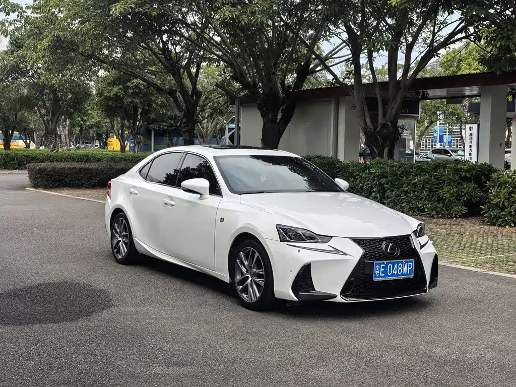 Lexus IS — миниатюра 2