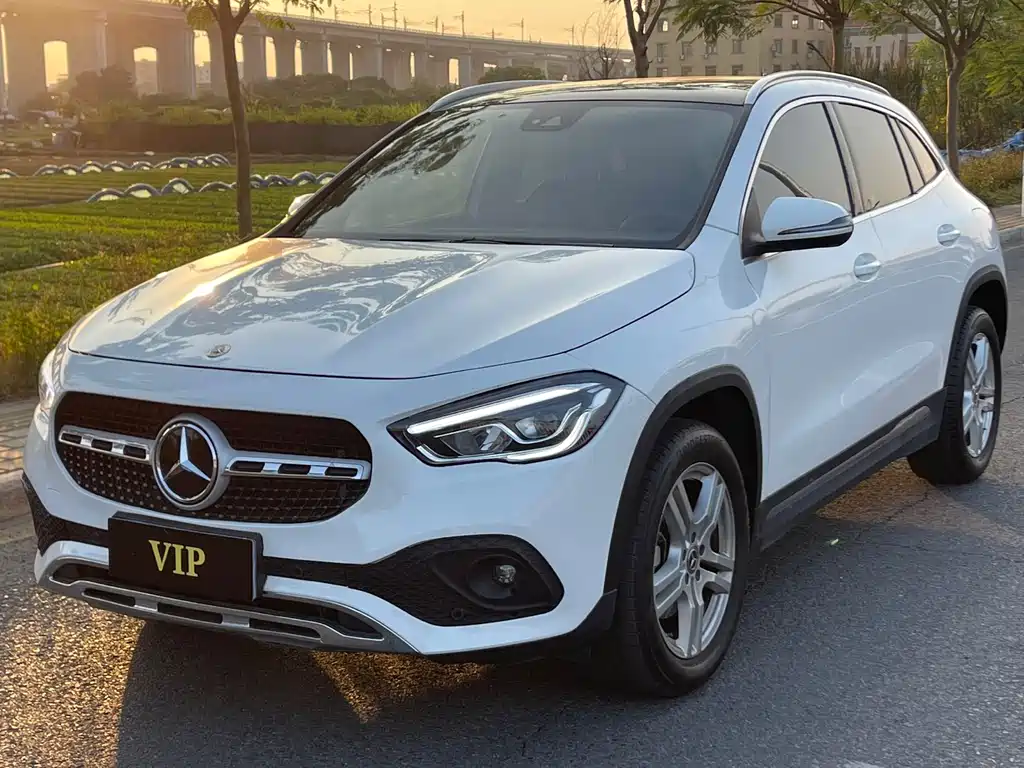 Mercedes-Benz GLA 2024