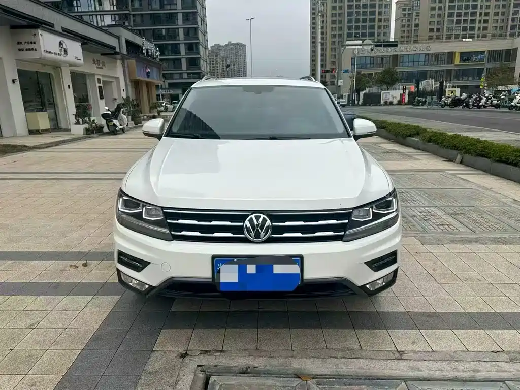 Volkswagen Tiguan L — миниатюра 2