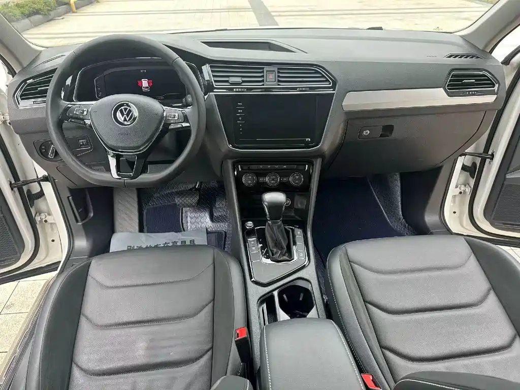 Volkswagen Tiguan L — миниатюра 7
