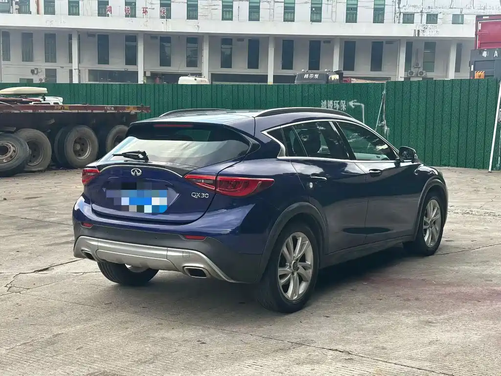 Infiniti QX30 — миниатюра 6