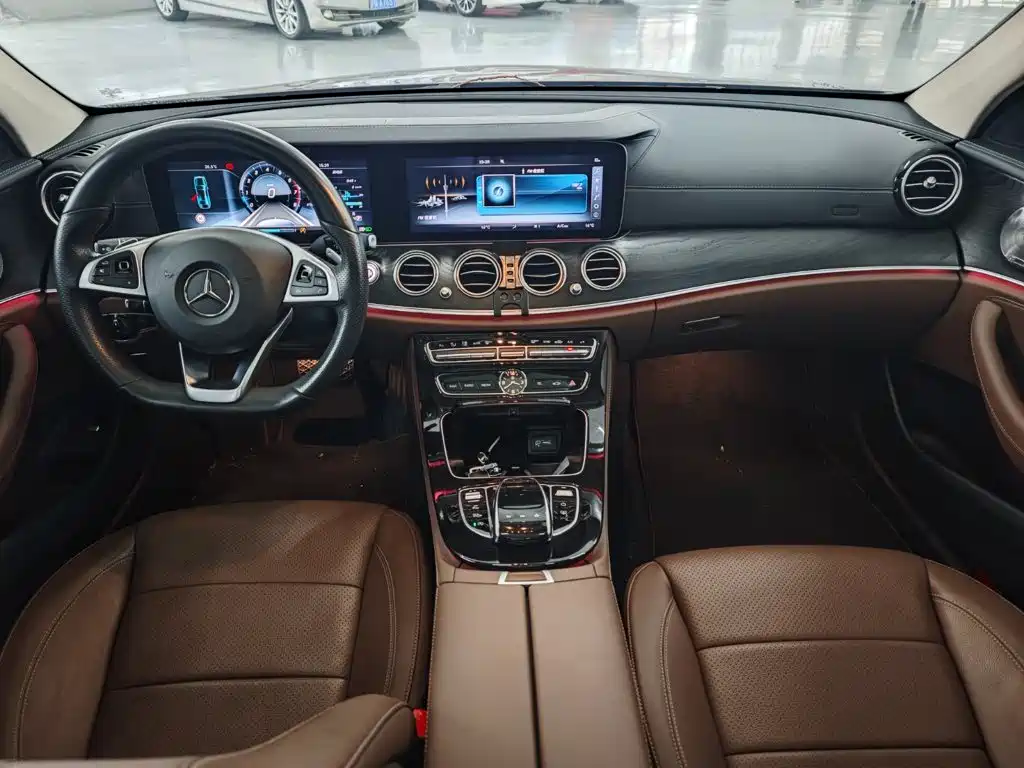 Mercedes-Benz E-Class — миниатюра 8