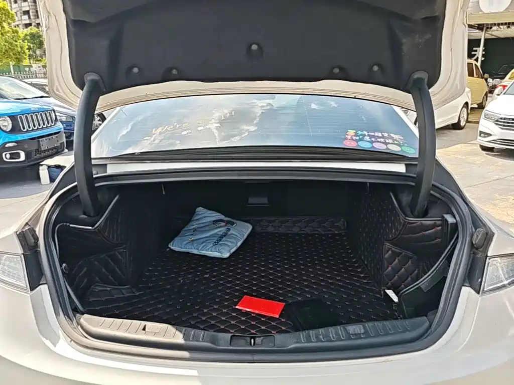 Lincoln MKZ — миниатюра 19