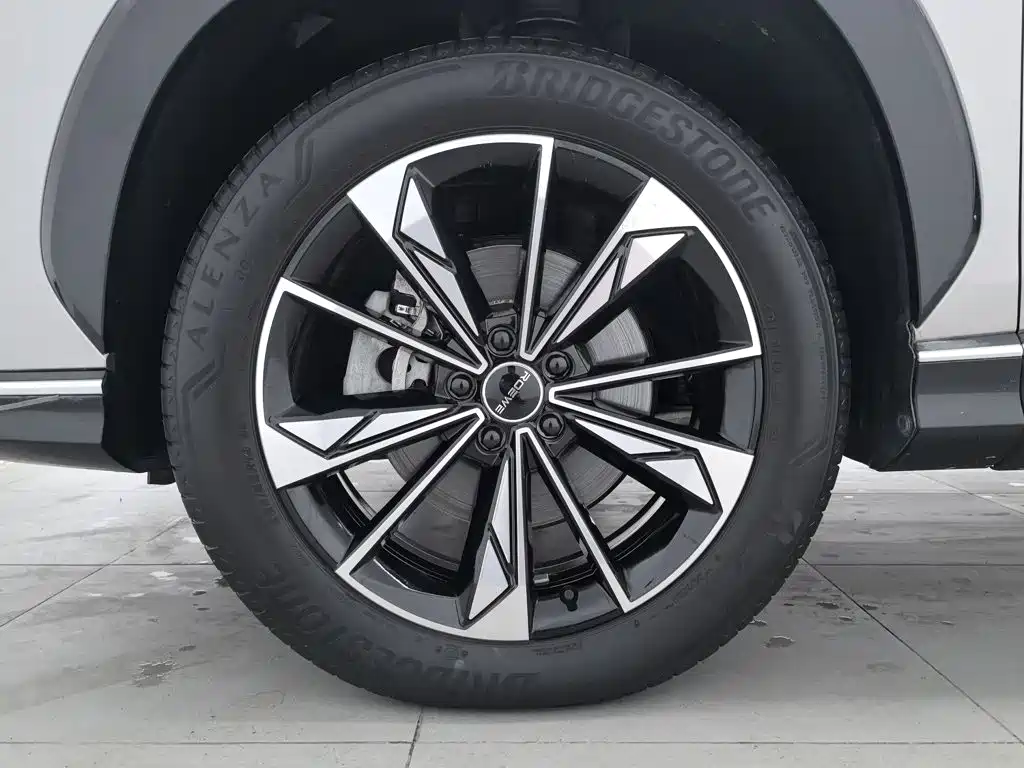 Roewe RX5 New Energy — миниатюра 17