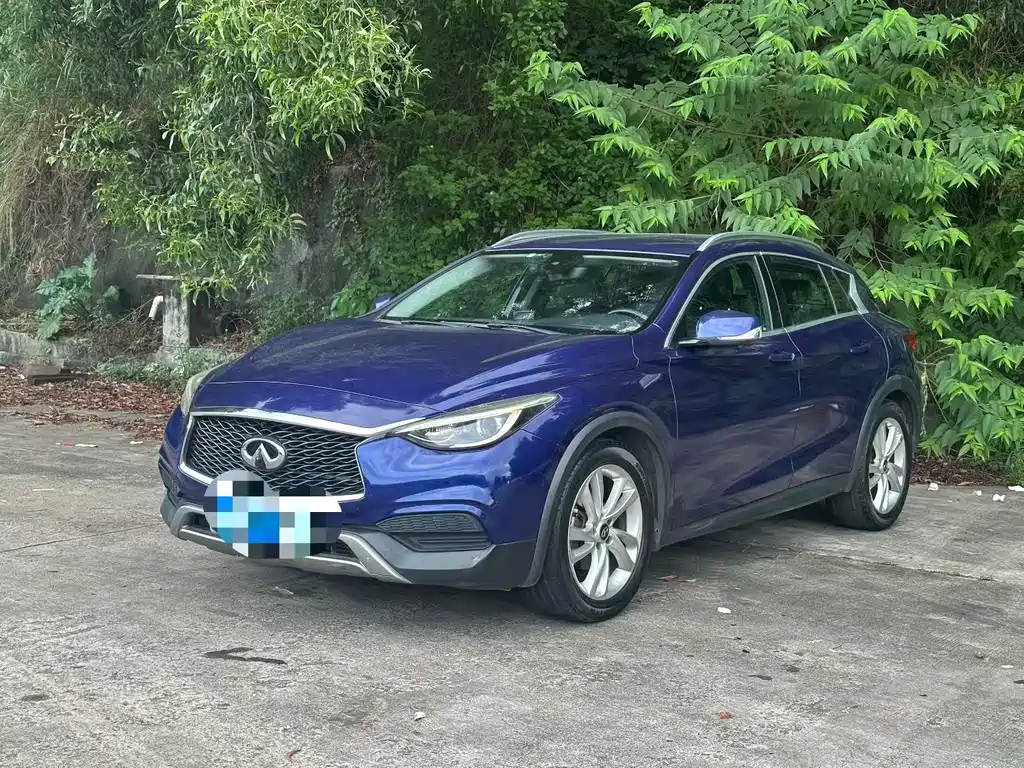 Infiniti QX30