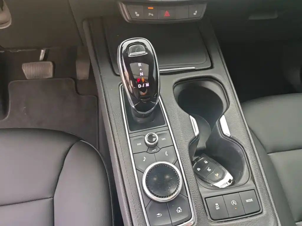 Cadillac XT4 — миниатюра 14